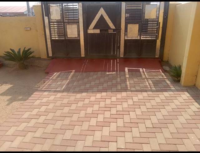 2 BEDROOM HOUSE FOR SALE IN PALM RIDGE